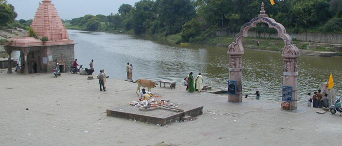 Asthi Visarjan in Shaktibeah Tirth, Avantika