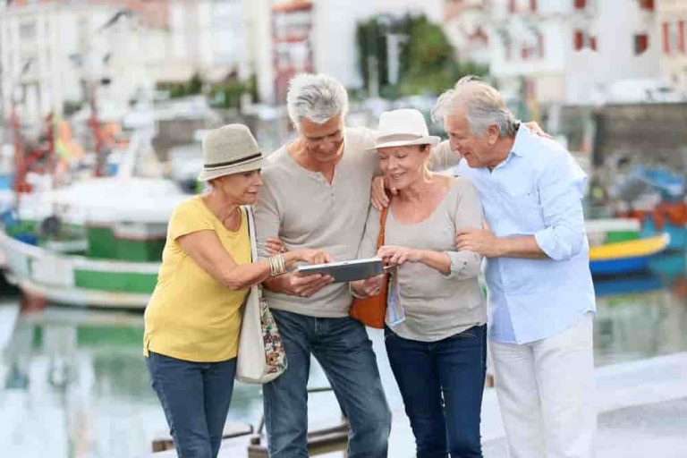 How to Make Traveling Easy and Safe for Seniors