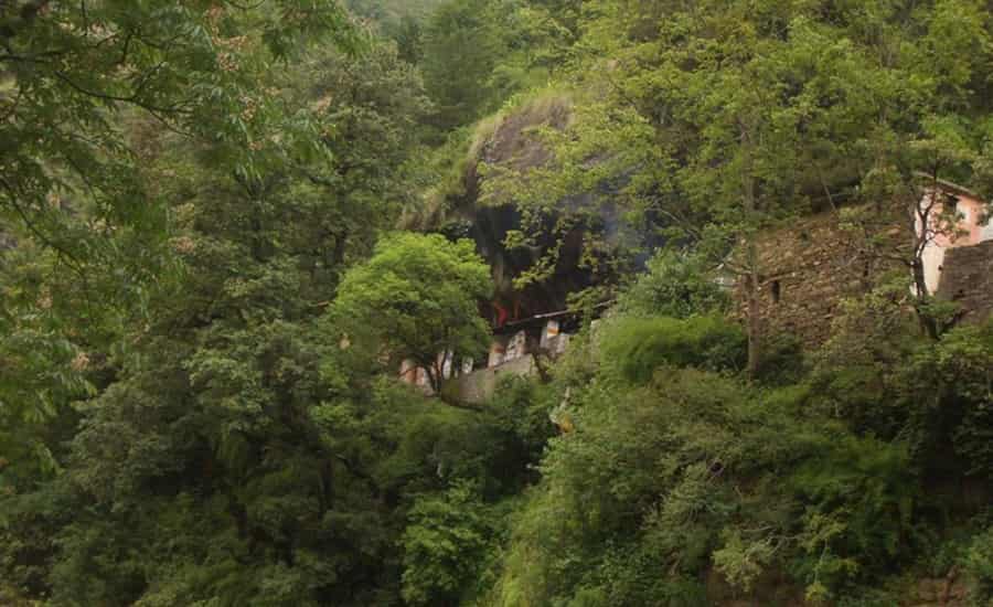 How to Reach Kalpeshwar Temple