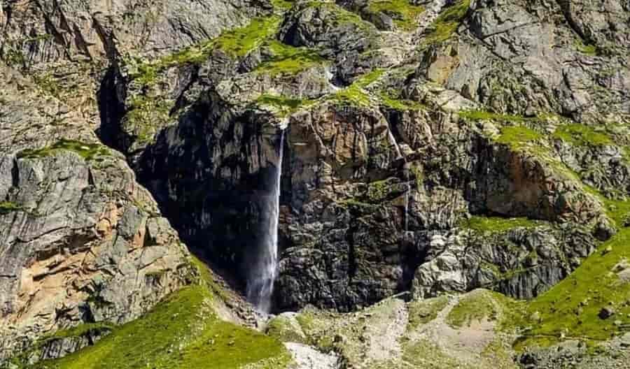 Vasudhara Falls