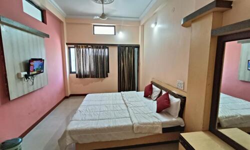 Hotel Chaitanya Maheshwar