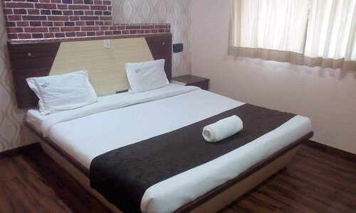 Hotel Crystal Court pune 