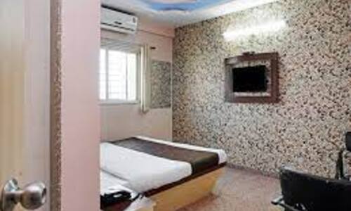 Hotel Crystal Court pune 
