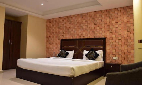 Hotel Golden Apple Prayagraj