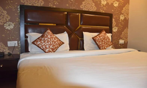 Hotel Golden Apple Prayagraj