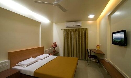 Hotel New Holiday Plaza Nashik