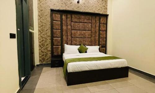 Hotel OTree Premium Mathura