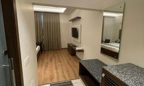 Hotel OTree Premium Mathura