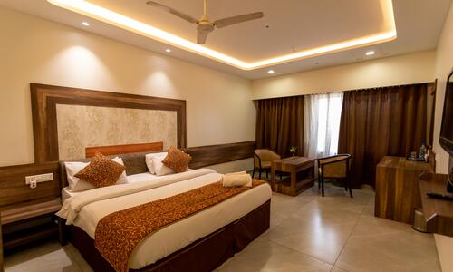 Hotel Yash Palace Ahmednagar