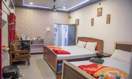 Kanha Paying Guest House Varanasi