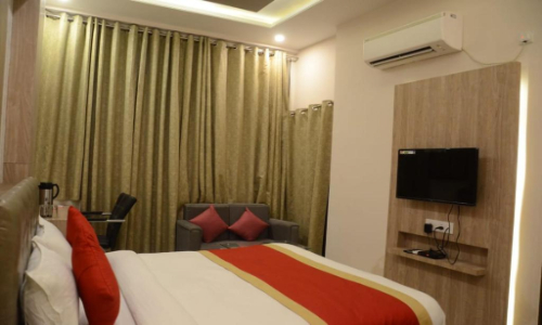 Hotel Yashpadam Continental Prayagraj